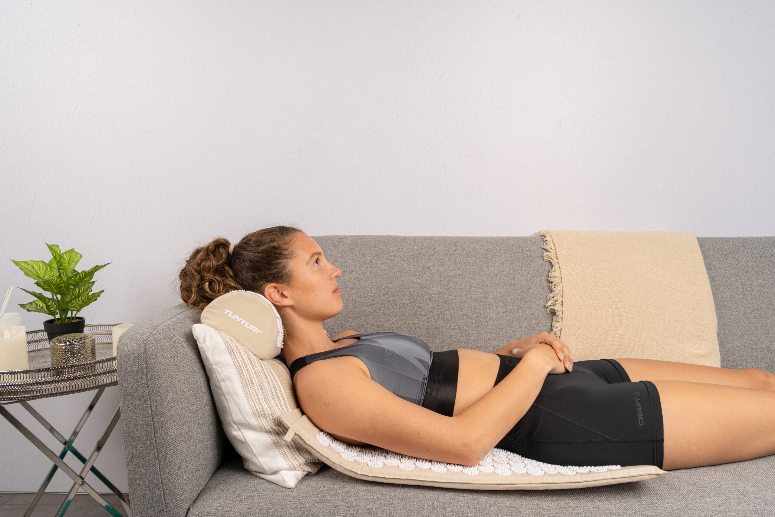 Punktimassaaži matt ja padi Tunturi Acupressure Mat And Pillow, Beige - Image 14